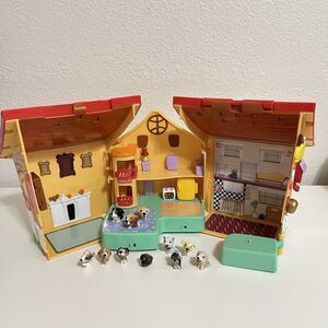 Snubbies Folding Doggie House Mansion Playset and Dog Figures Lights & Sounds